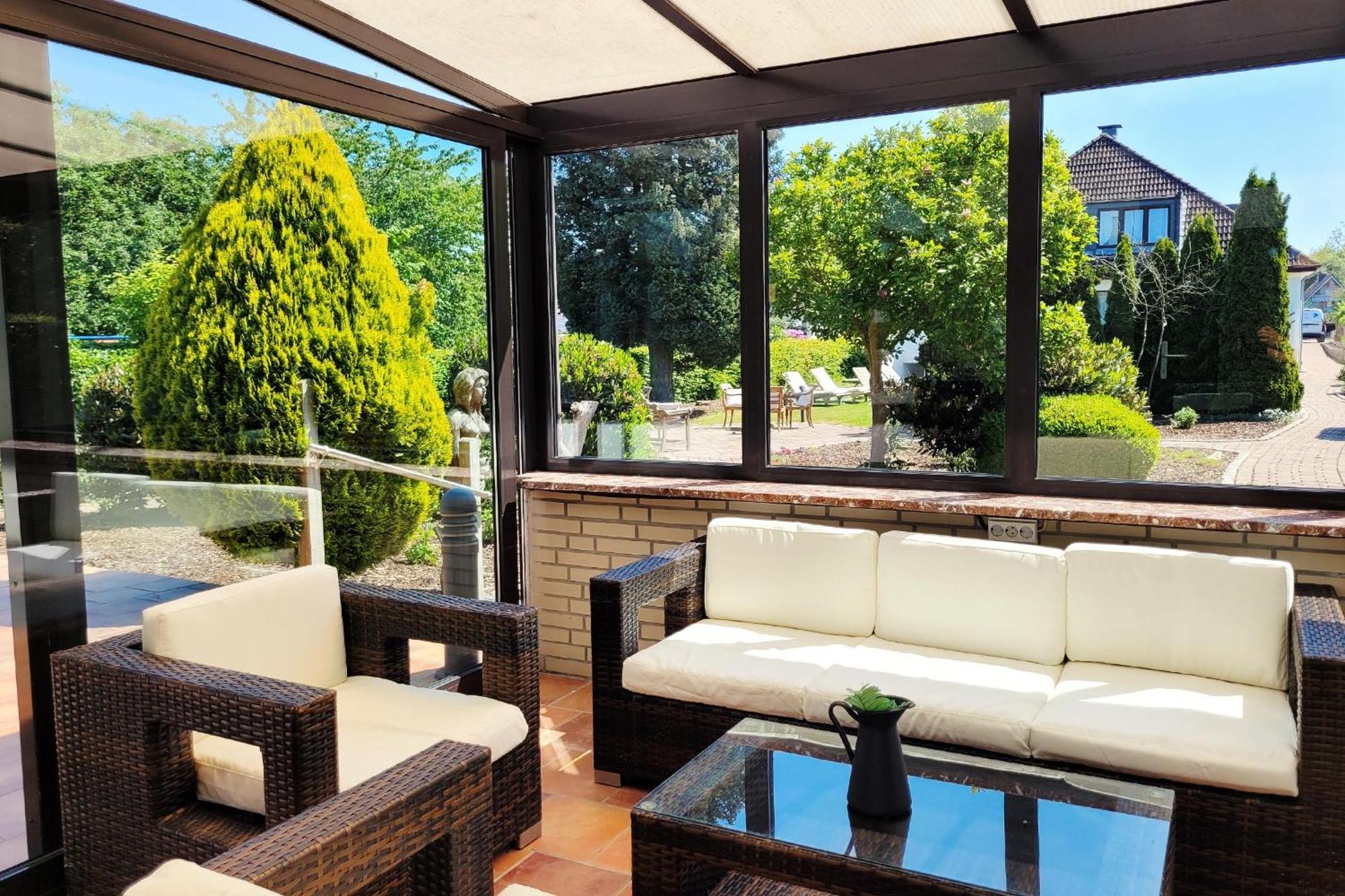 Moderne 1 Zimmer Ferienwohnung Mit Sonnenterrasse Und Parkplatz, In Ruhiger Lage, Nur Wenige Gehminuten Zum Ostsee Sandstrand Шарбойц Экстерьер фото